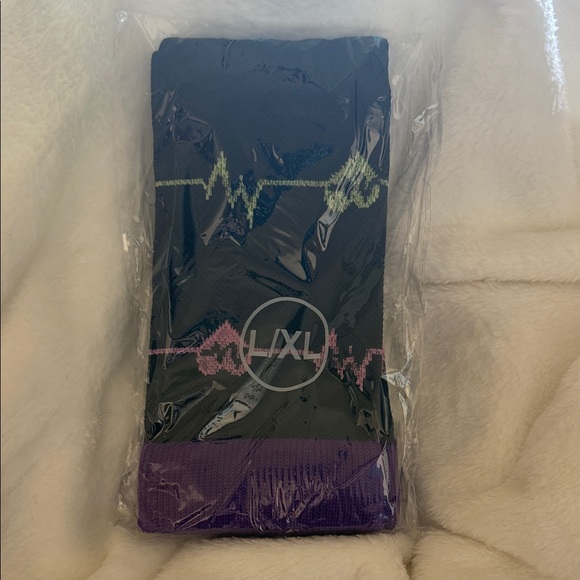 Colorful Patterned Performance Compression Socks - Picture 5 of 8